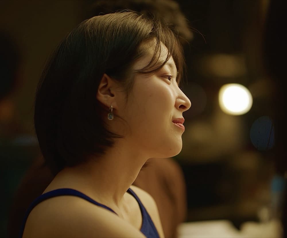 Shiona Lee — still 23